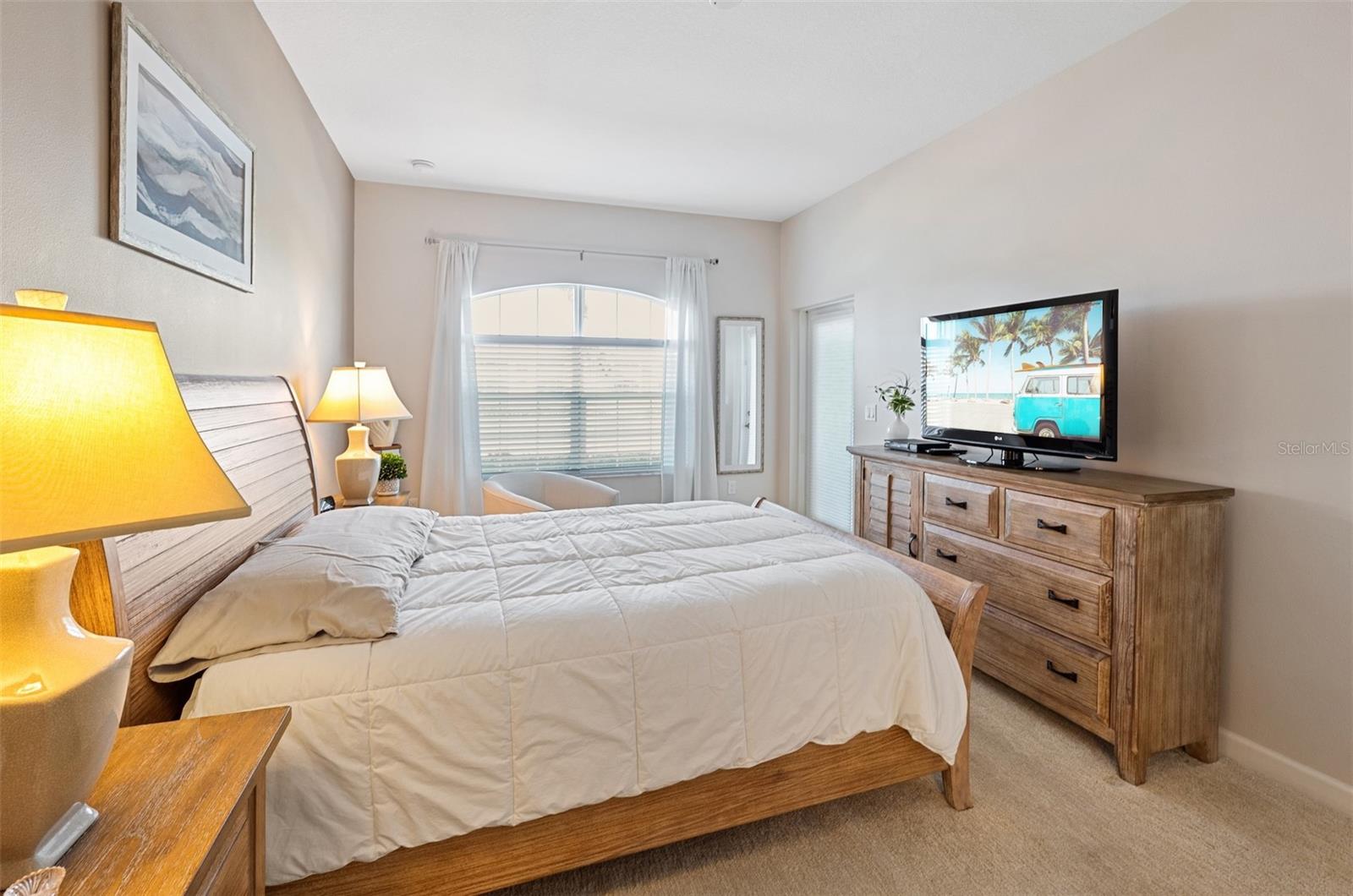 6586 7TH AVENUE CIR W