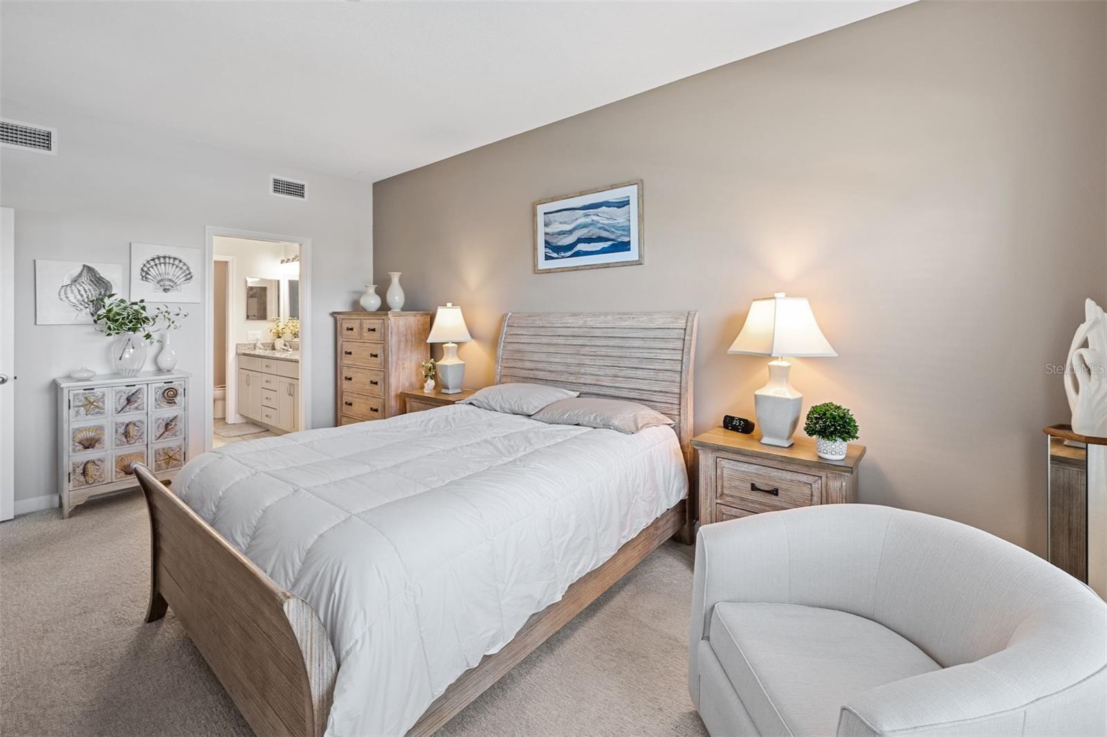 6586 7TH AVENUE CIR W