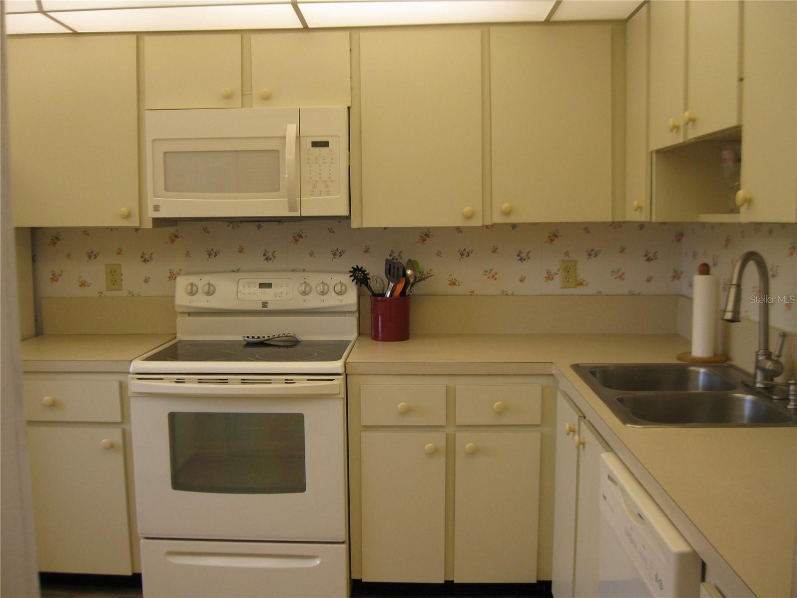 3660 IRONWOOD CIR #301M