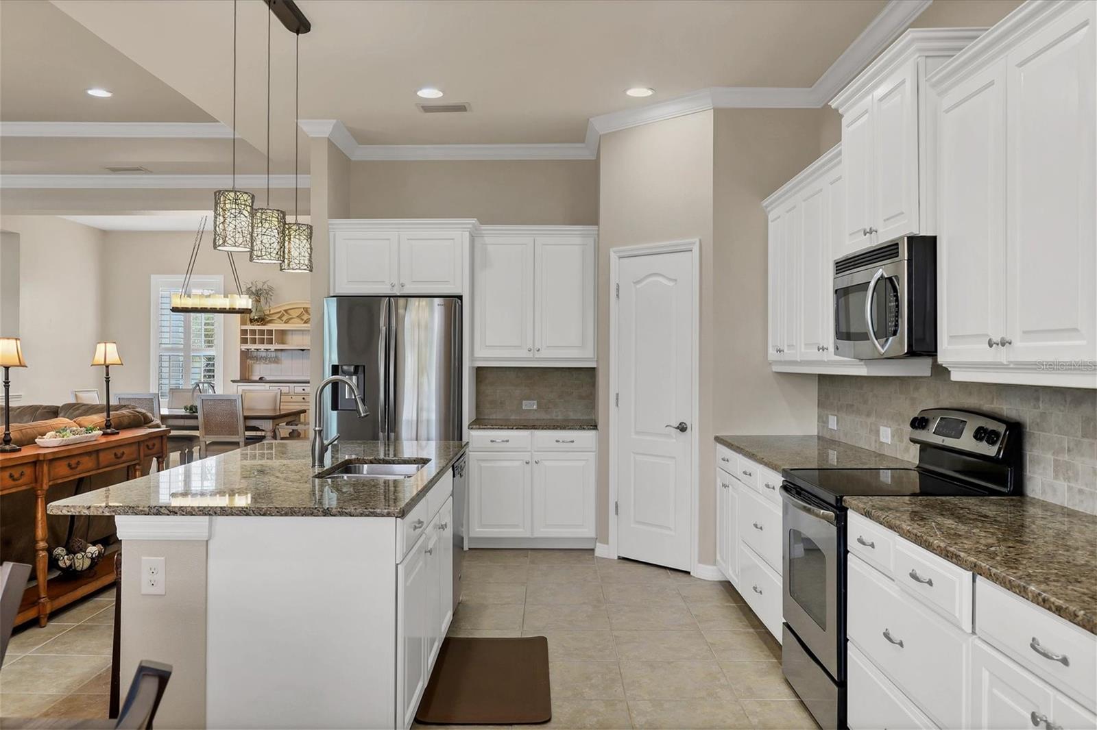 1451 HICKORY VIEW CIR