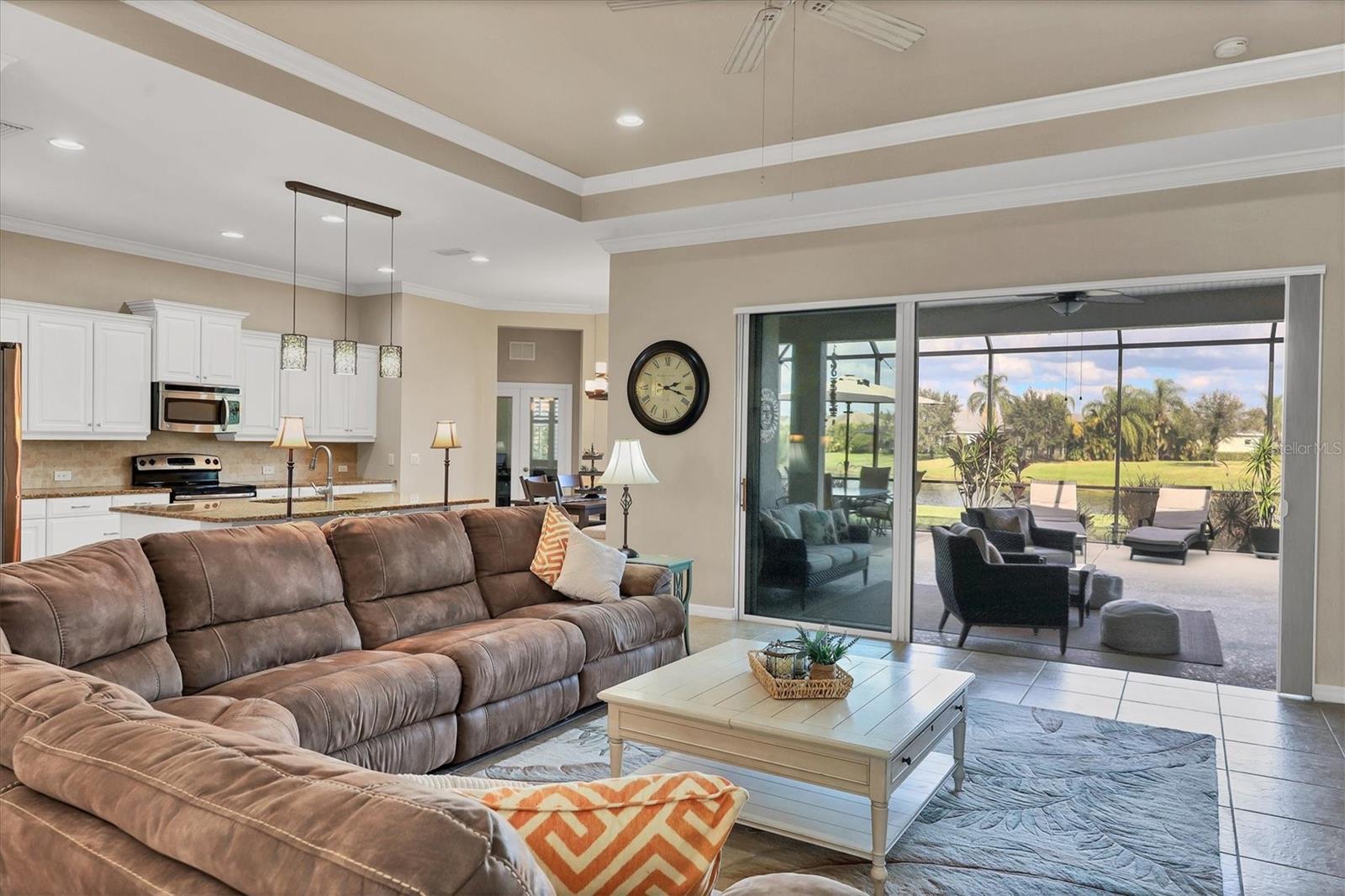 1451 HICKORY VIEW CIR