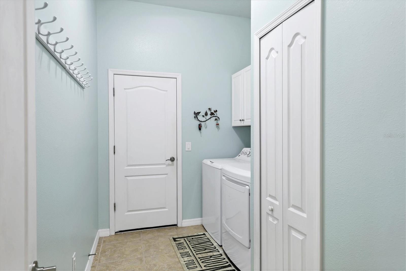 1451 HICKORY VIEW CIR