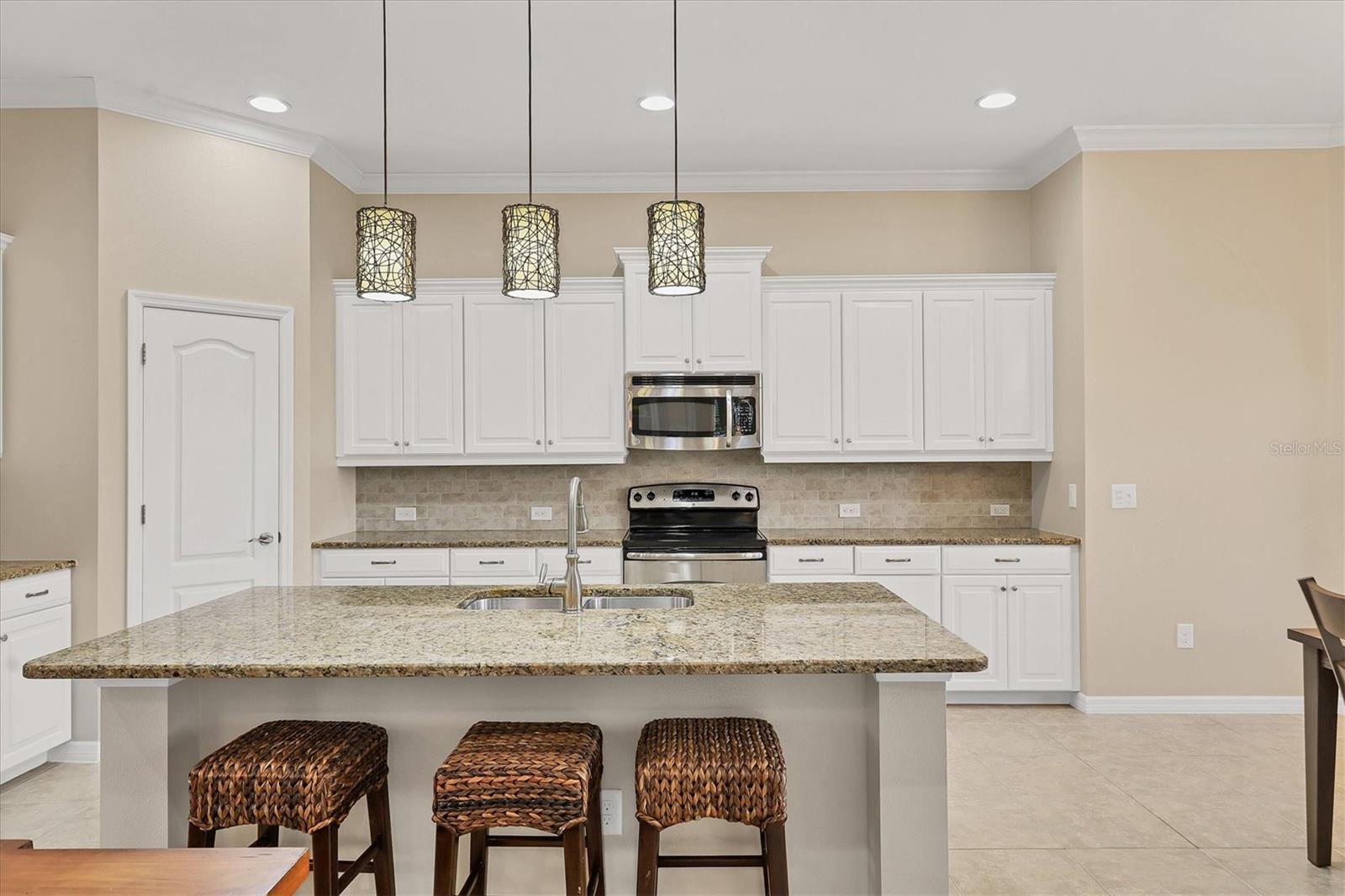 1451 HICKORY VIEW CIR