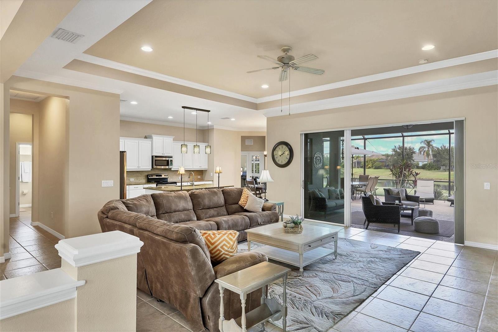 1451 HICKORY VIEW CIR