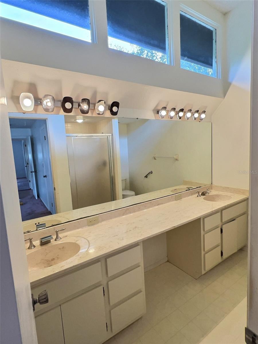 2213 CIRCLEWOOD DR #45