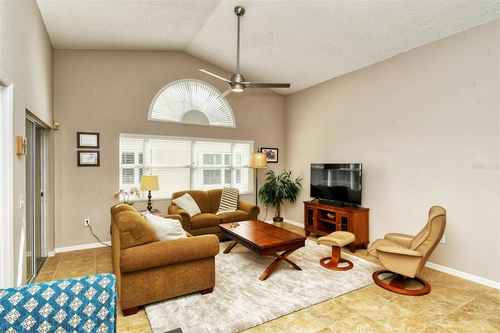 7266 ELEANOR CIR #203