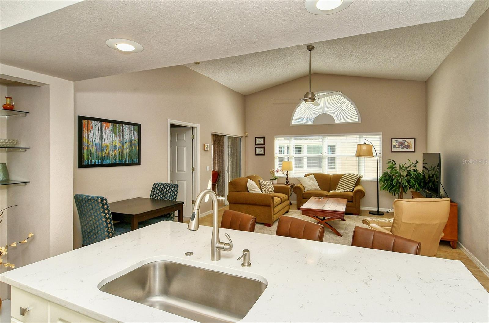 7266 ELEANOR CIR #203