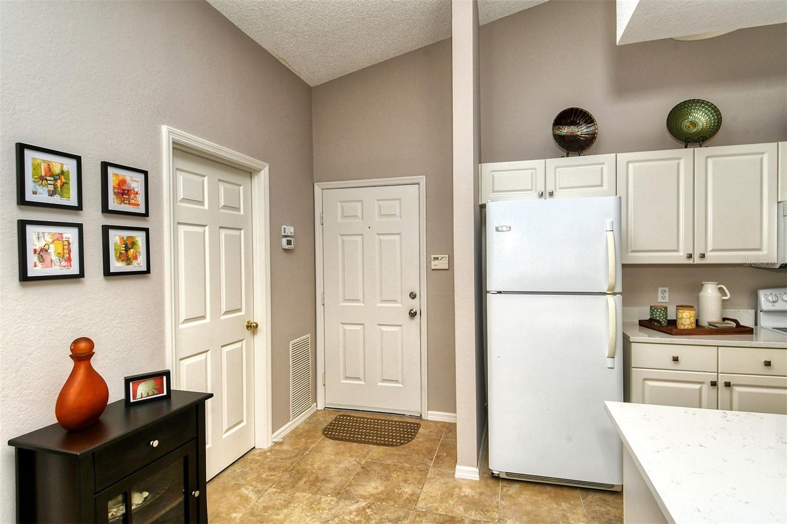 7266 ELEANOR CIR #203