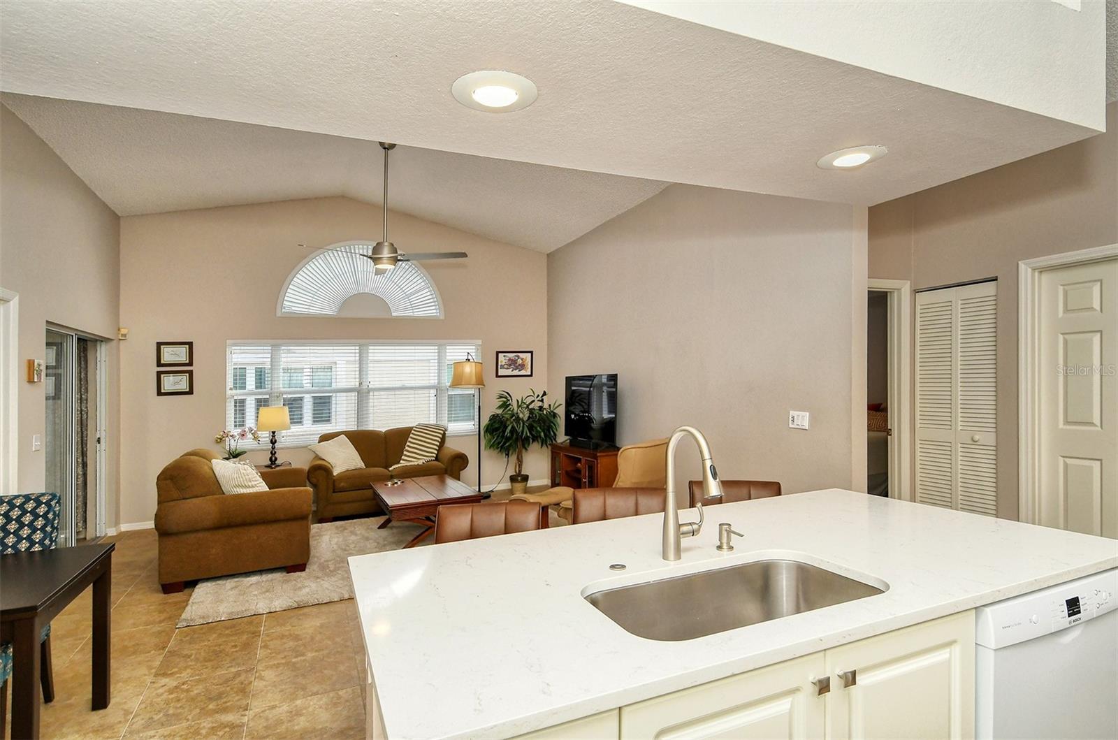 7266 ELEANOR CIR #203