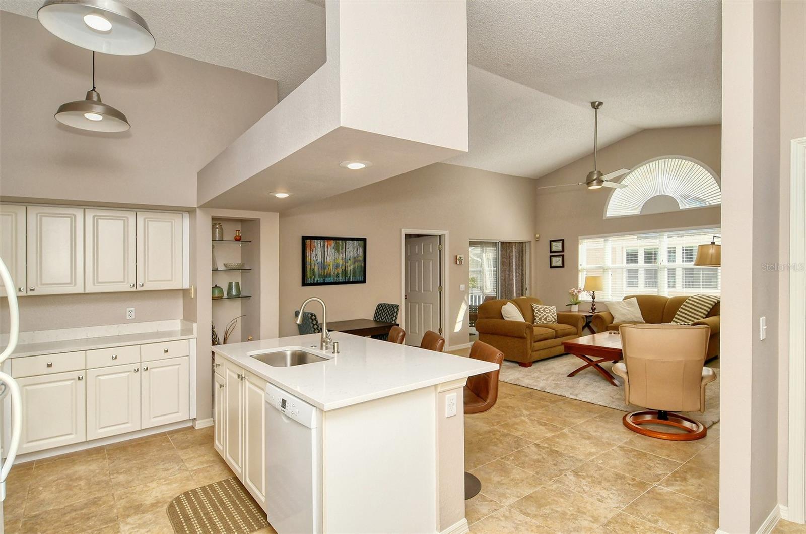 7266 ELEANOR CIR #203