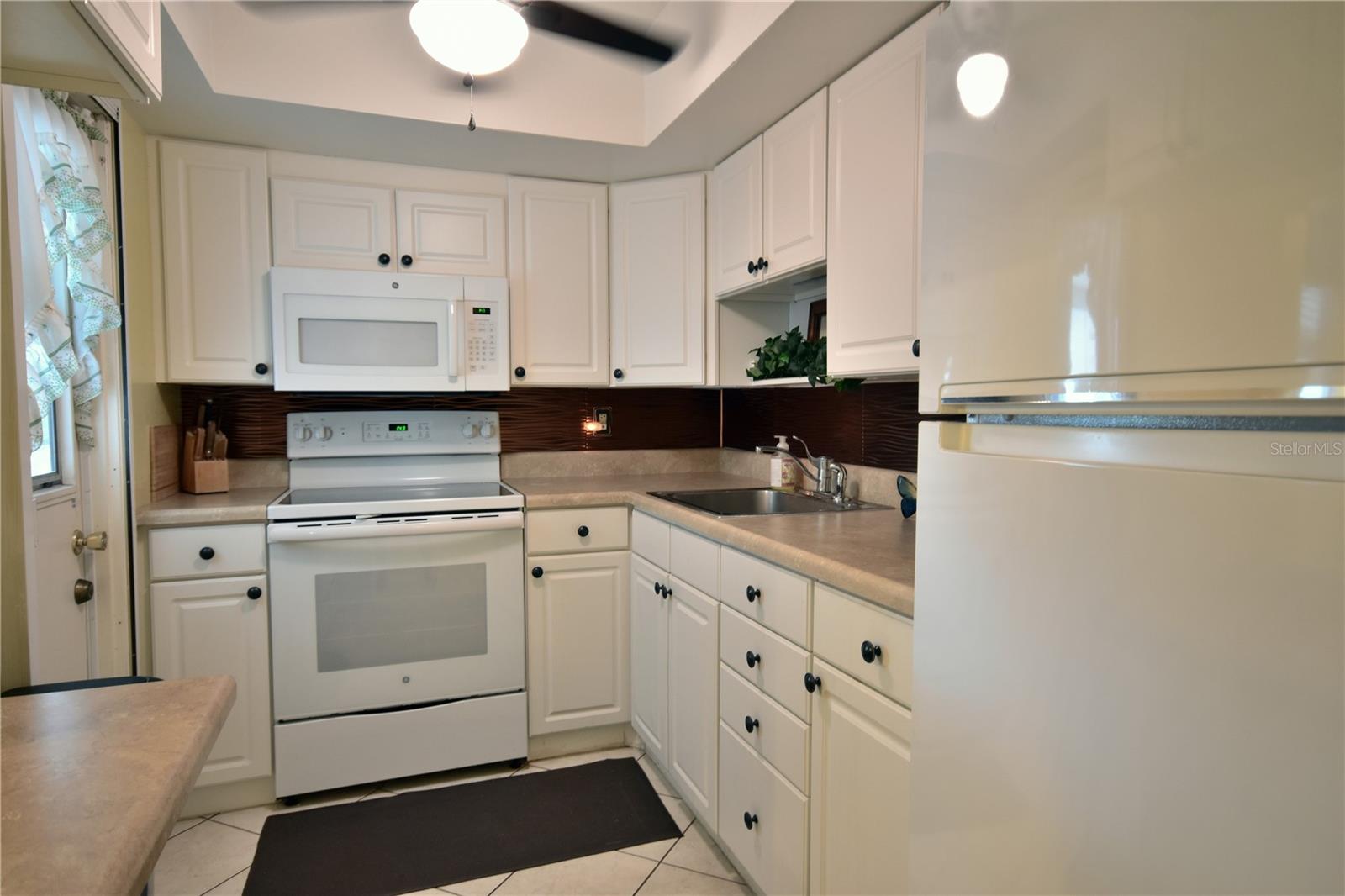 2221 ORANGE BLOSSOM LN