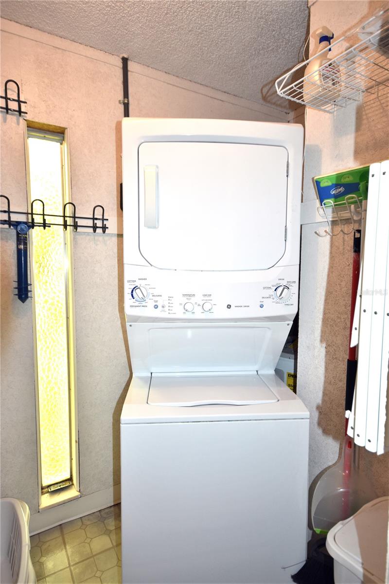 2221 ORANGE BLOSSOM LN