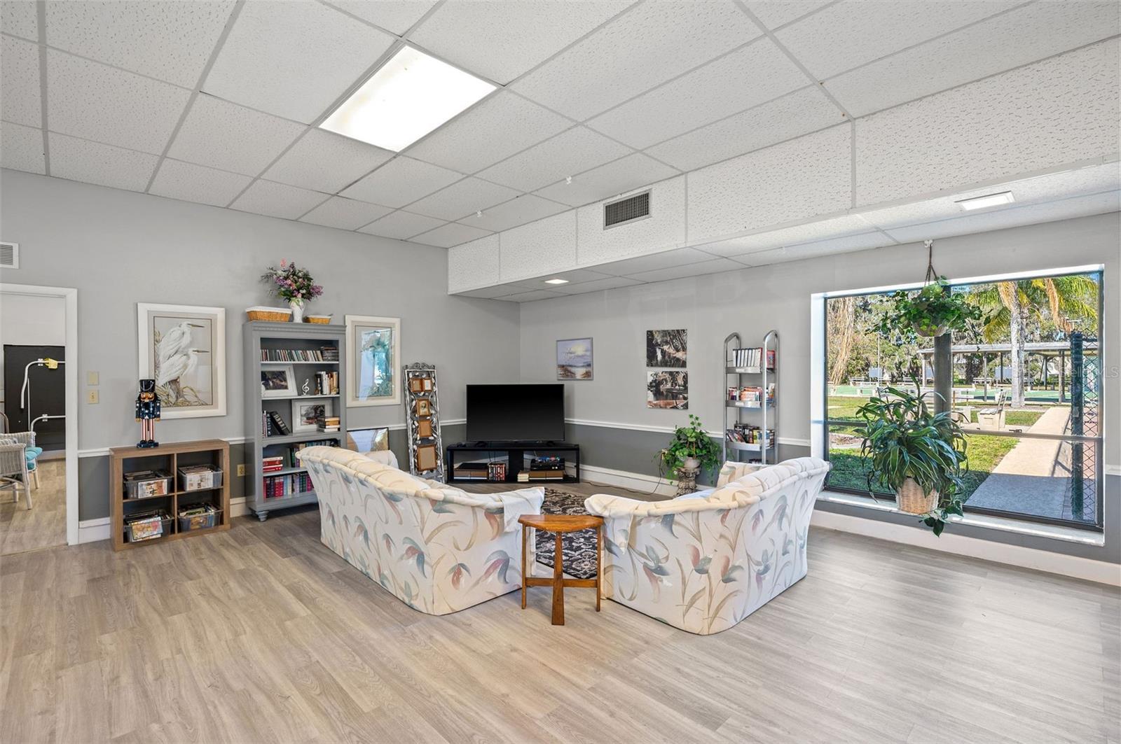 6710 36TH AVE E #284