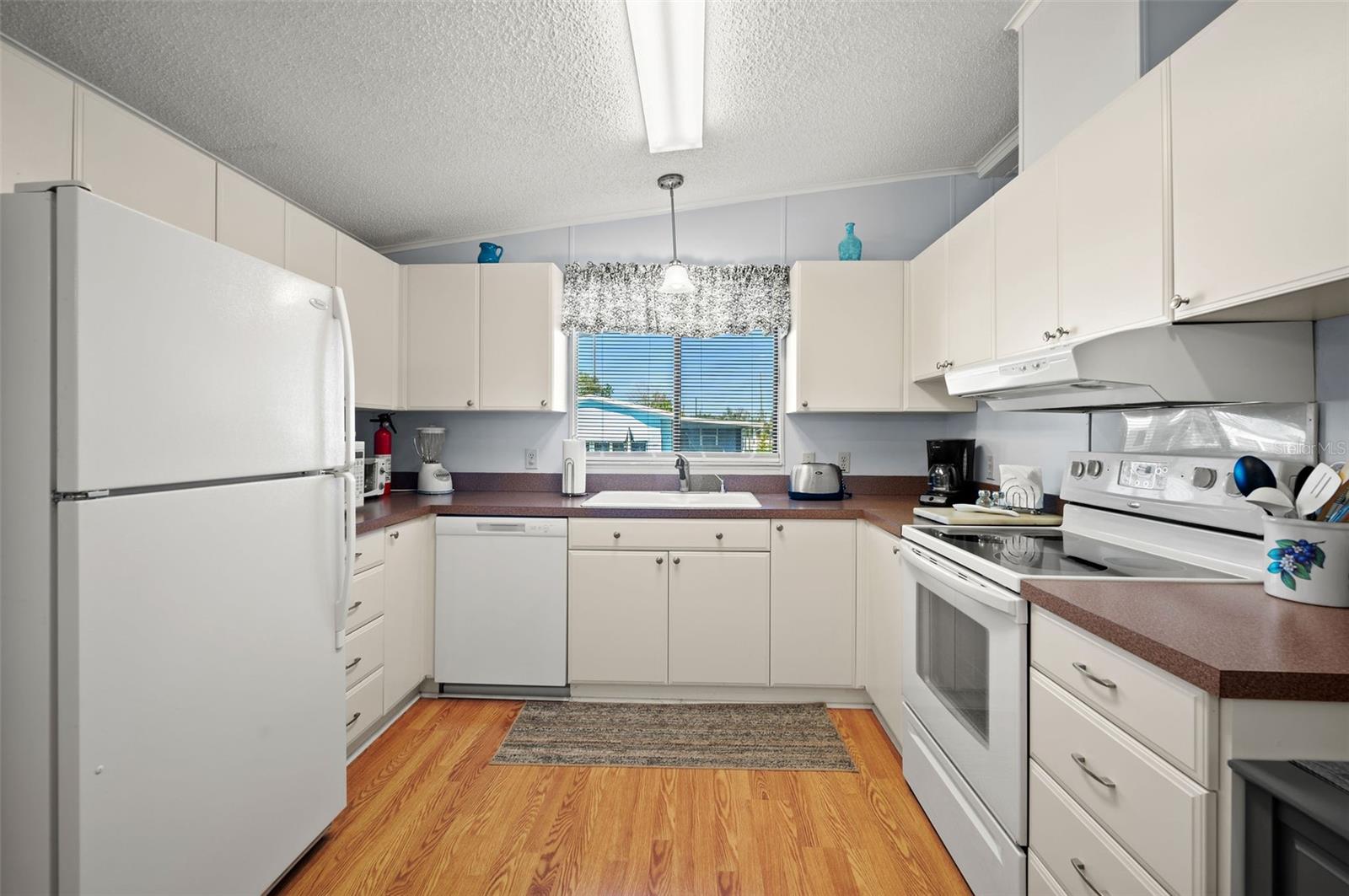 6710 36TH AVE E #284