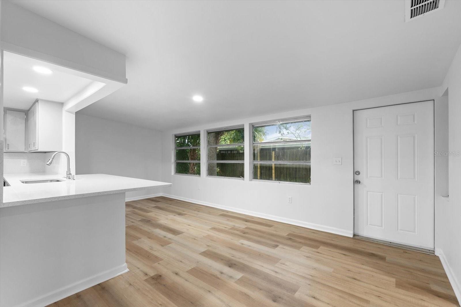 2601 SOUTHERN PKWY W