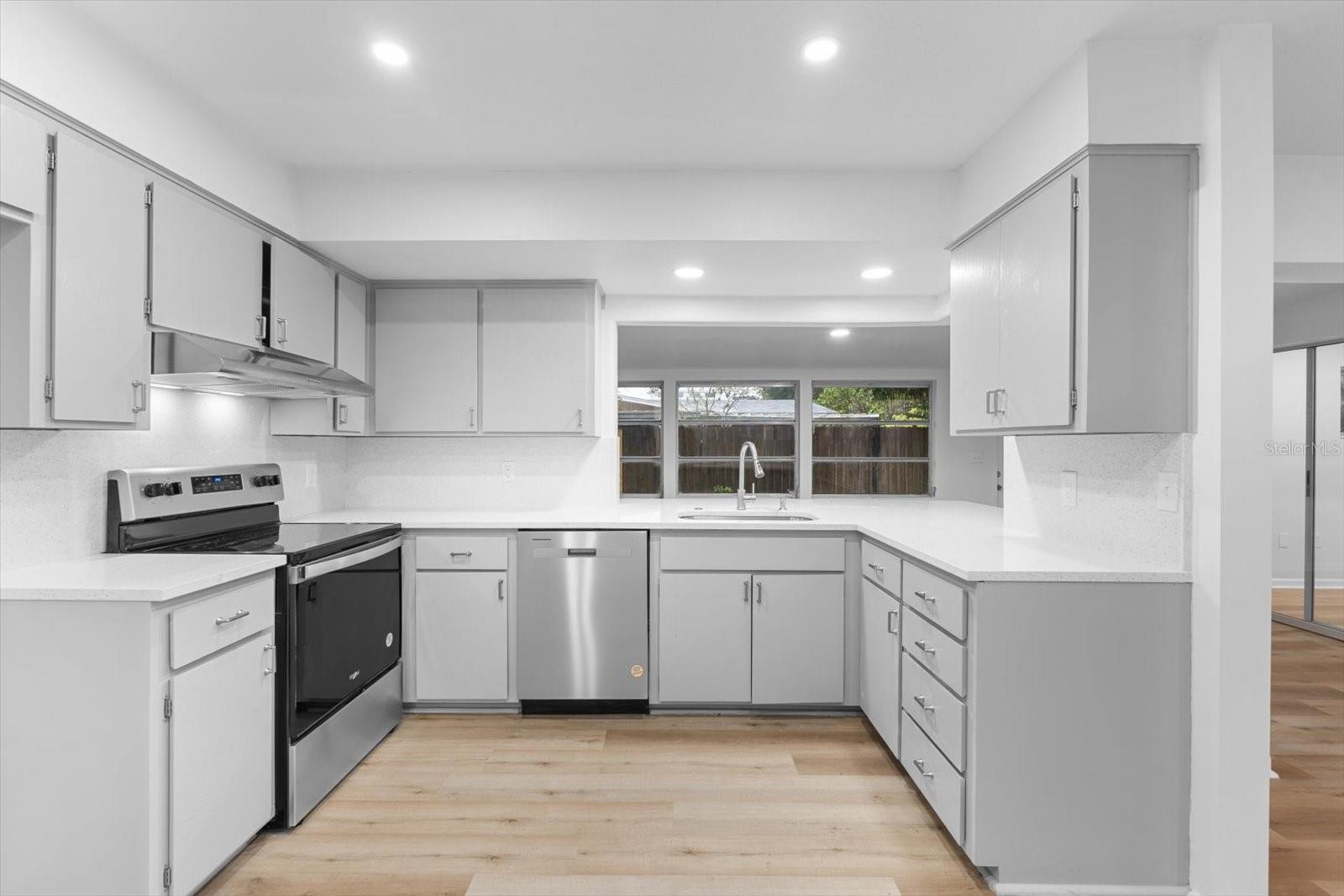 2601 SOUTHERN PKWY W