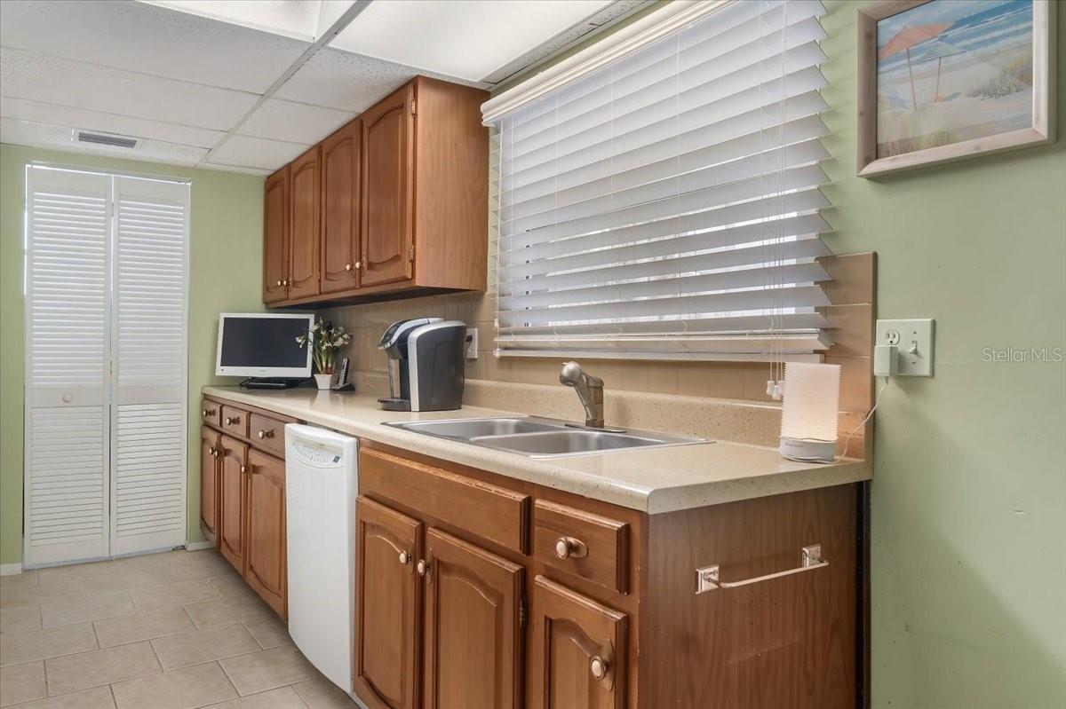 2107 PALMA SOLA BLVD #101