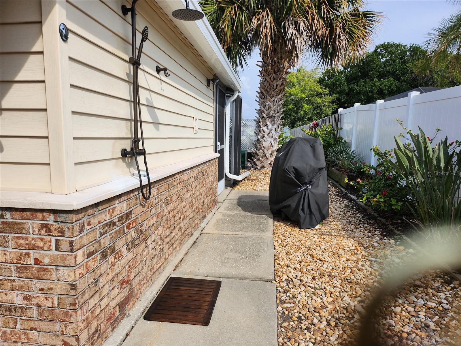 2107 PALMA SOLA BLVD #101