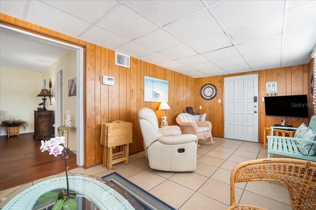 2107 PALMA SOLA BLVD #101