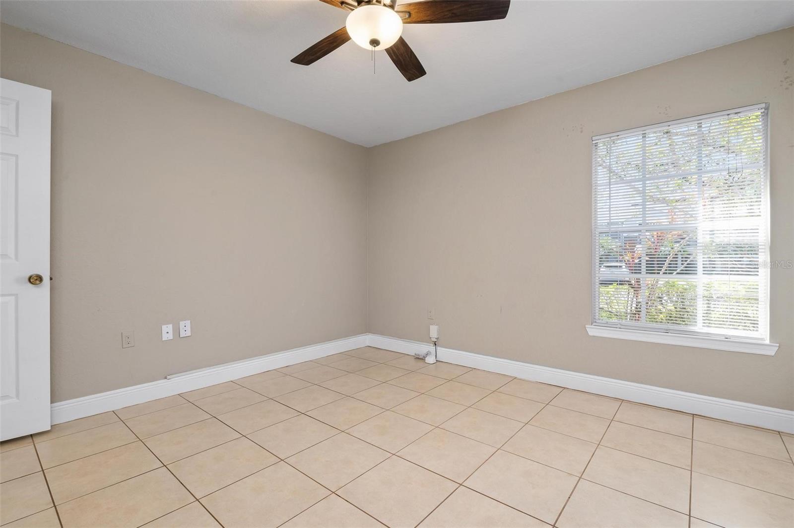 8933 MANOR LOOP #102