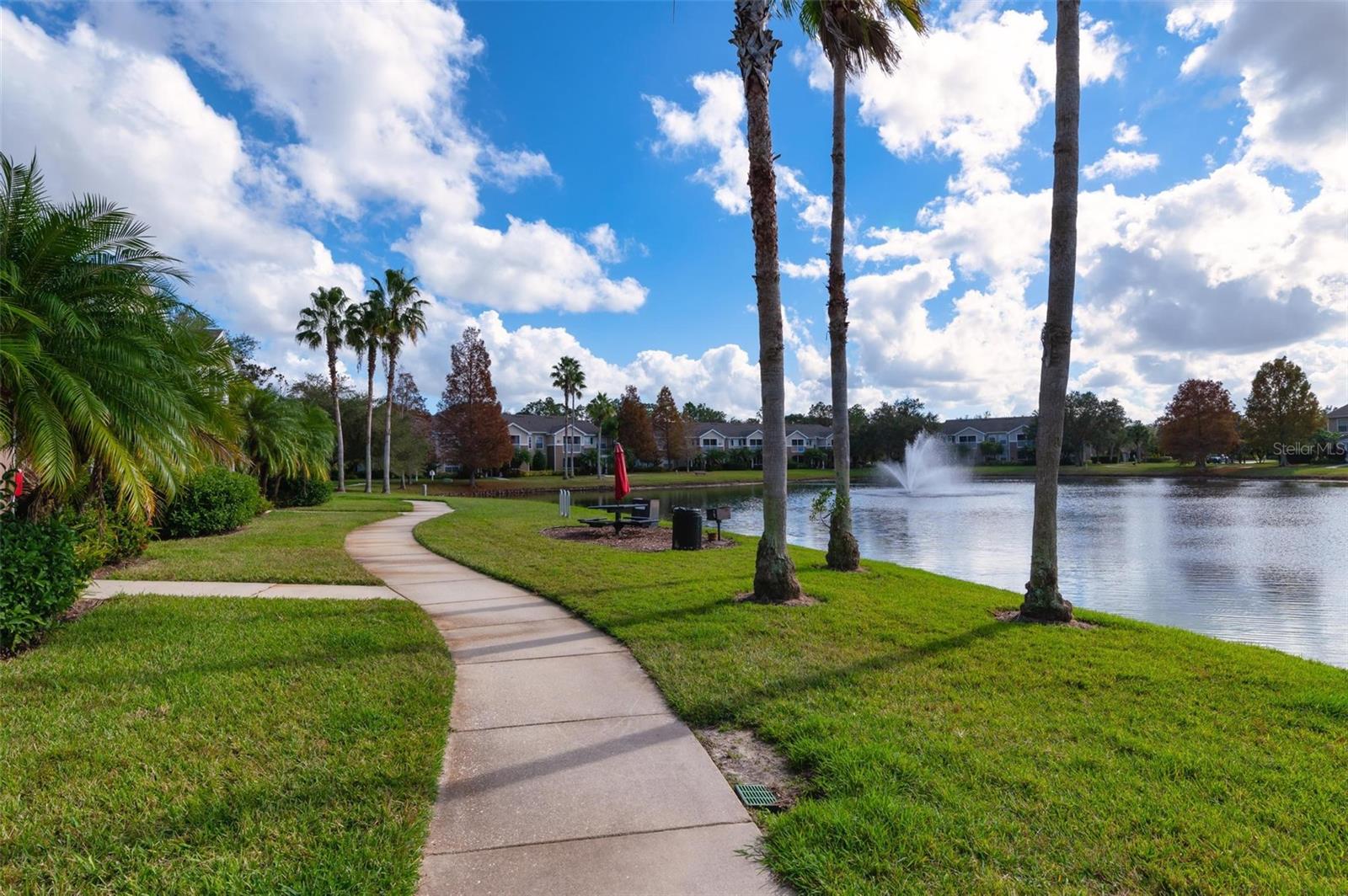 8933 MANOR LOOP #102