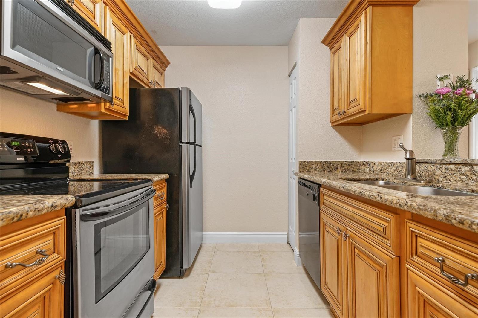 8933 MANOR LOOP #102