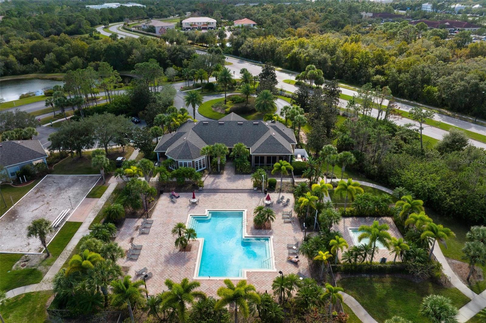 8933 MANOR LOOP #102