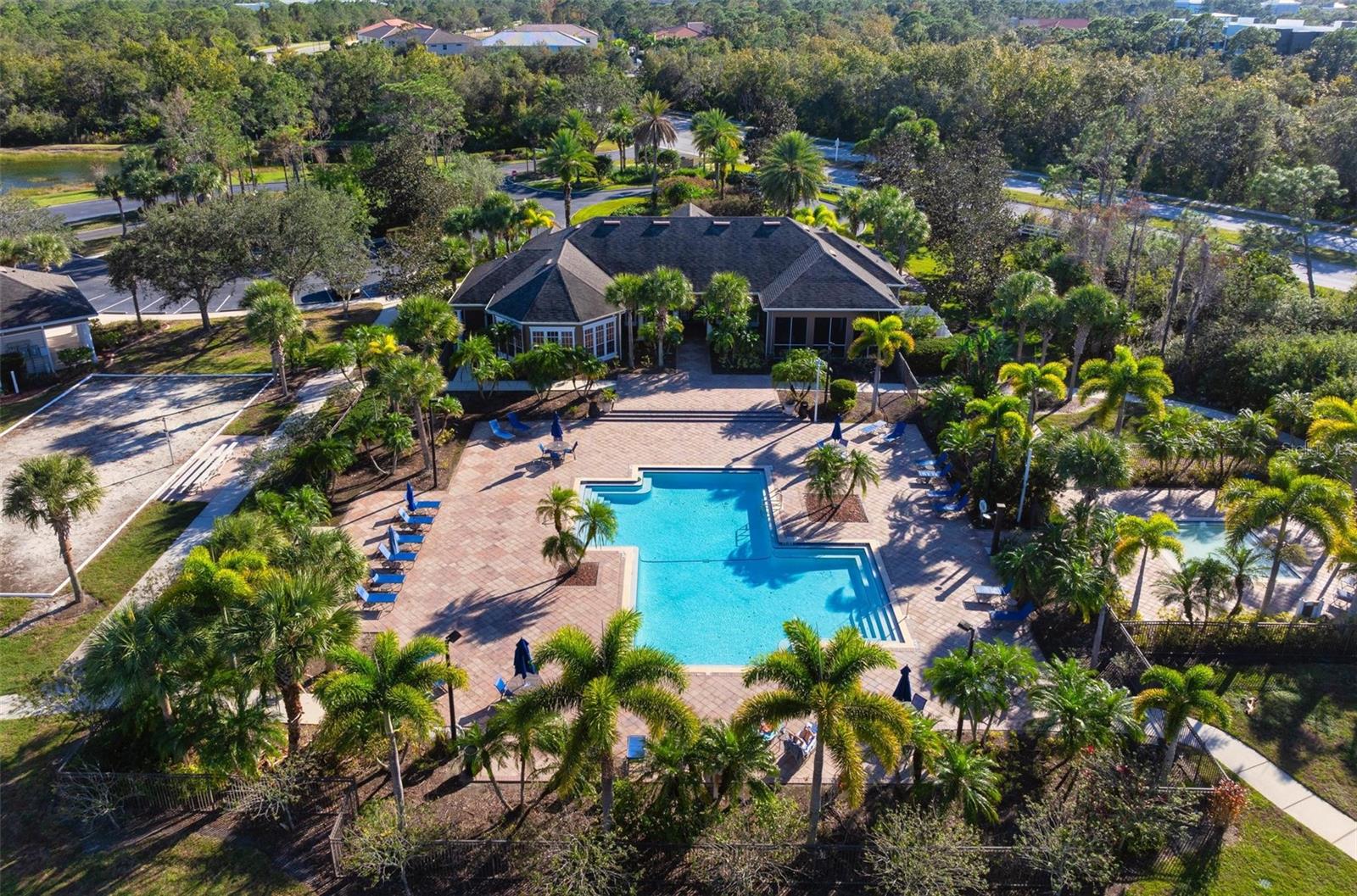 8933 MANOR LOOP #102