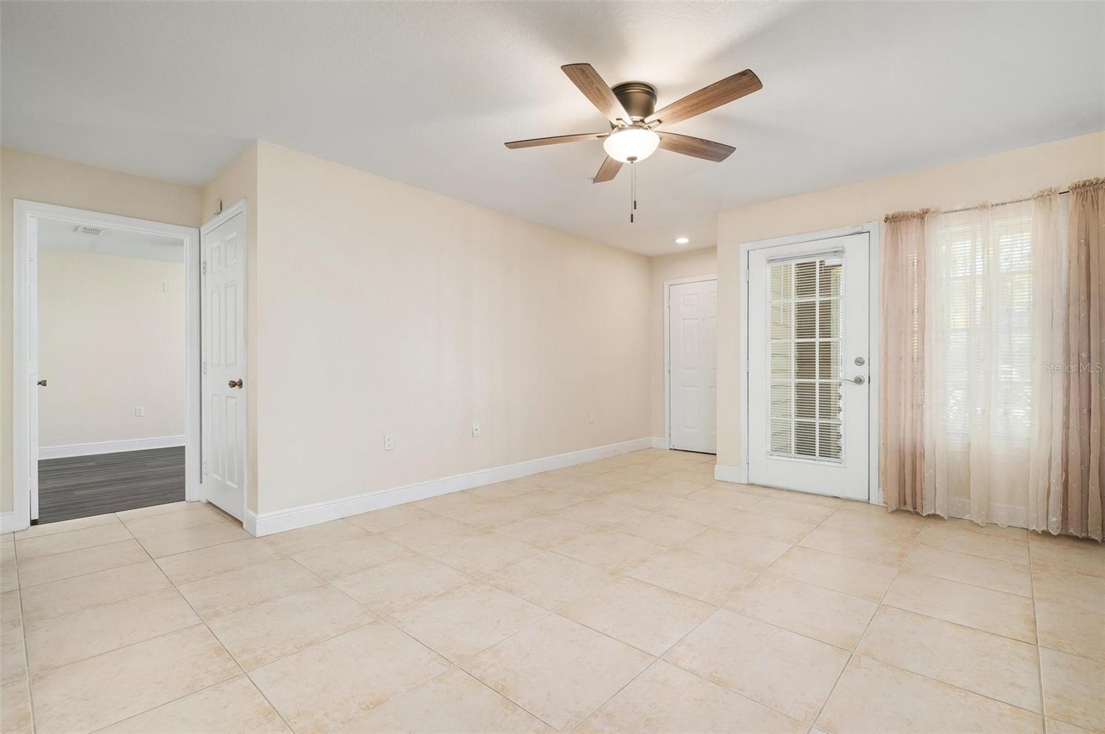 8933 MANOR LOOP #102