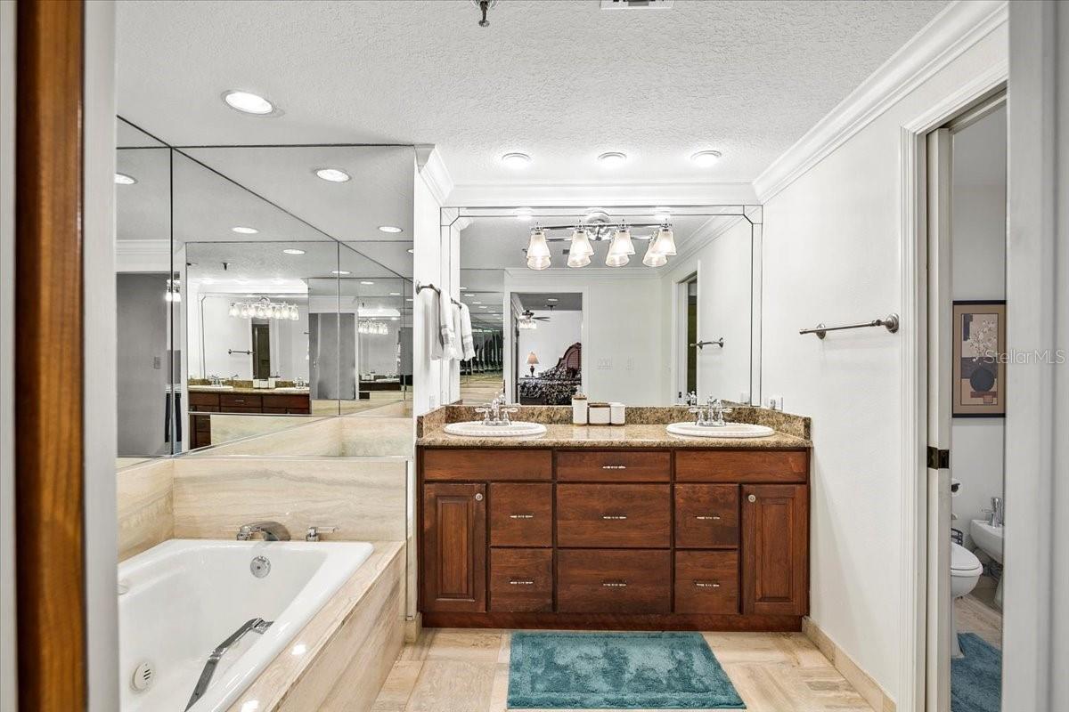 1211 GULF OF MEXICO DR #506