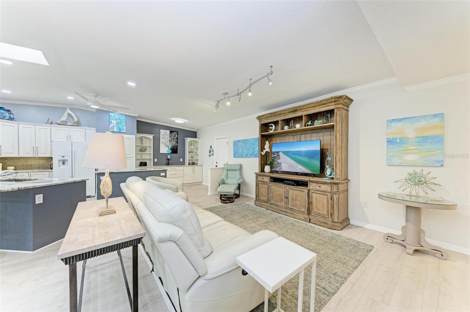 5623 GARDEN LAKES DR