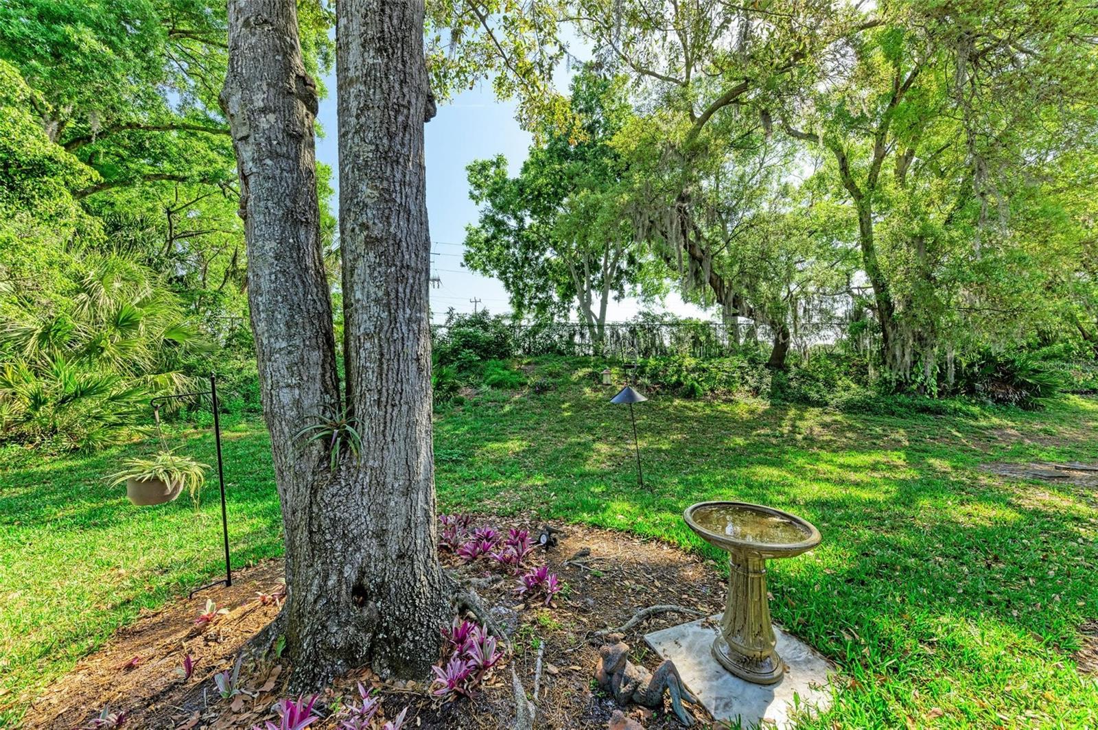 5623 GARDEN LAKES DR