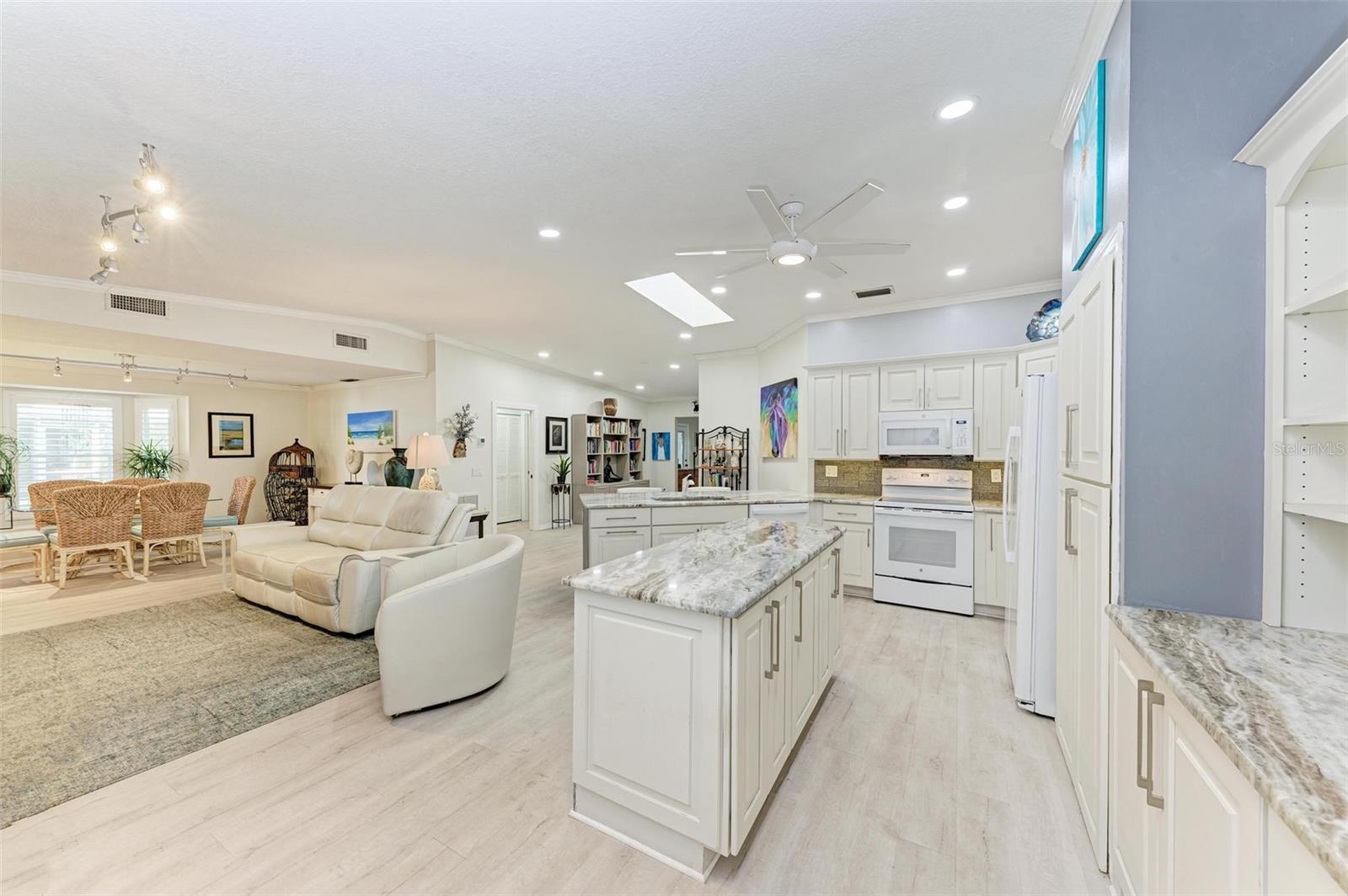 5623 GARDEN LAKES DR