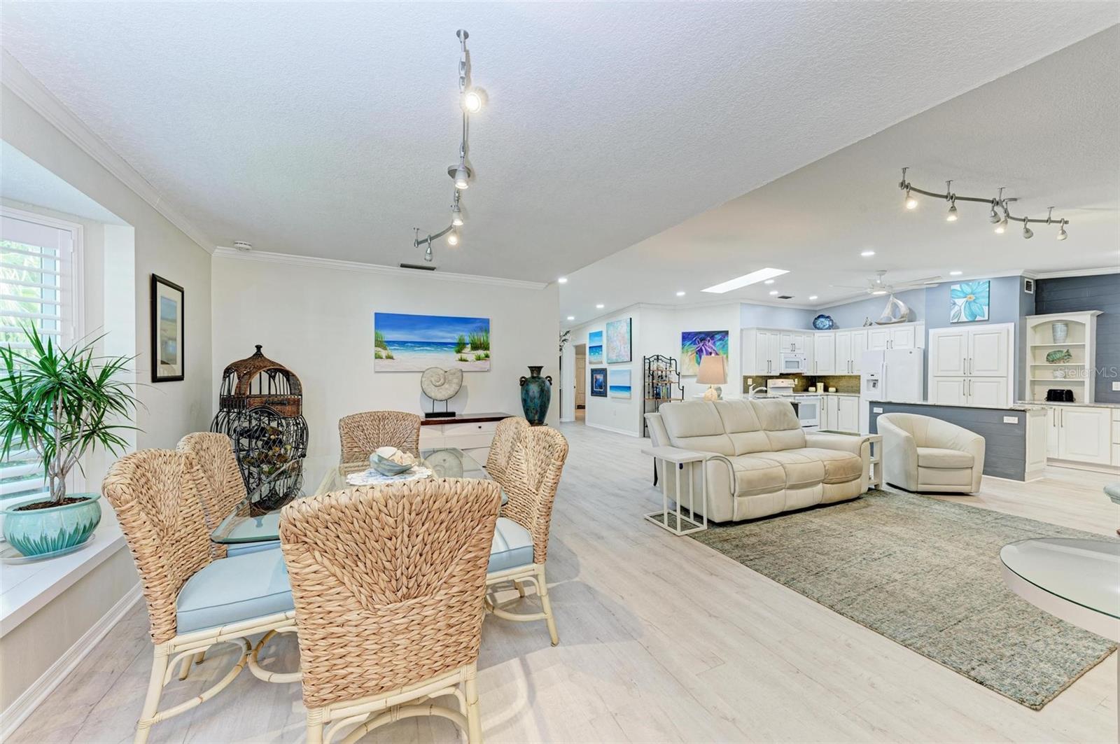 5623 GARDEN LAKES DR