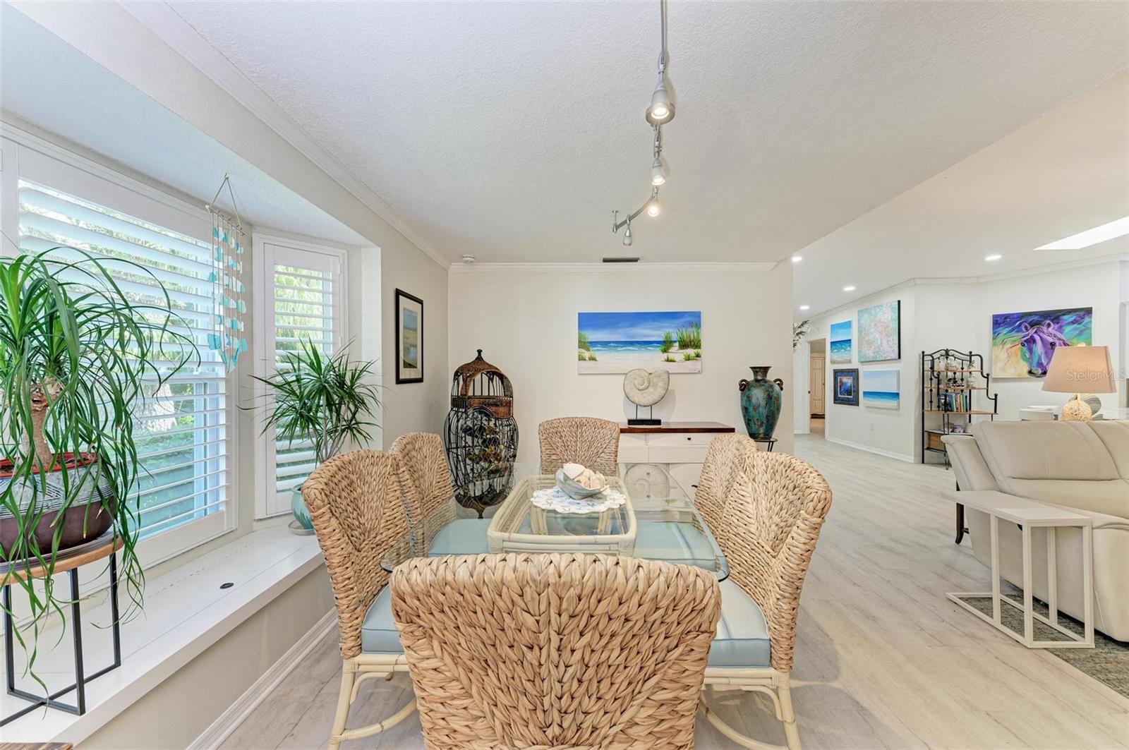 5623 GARDEN LAKES DR