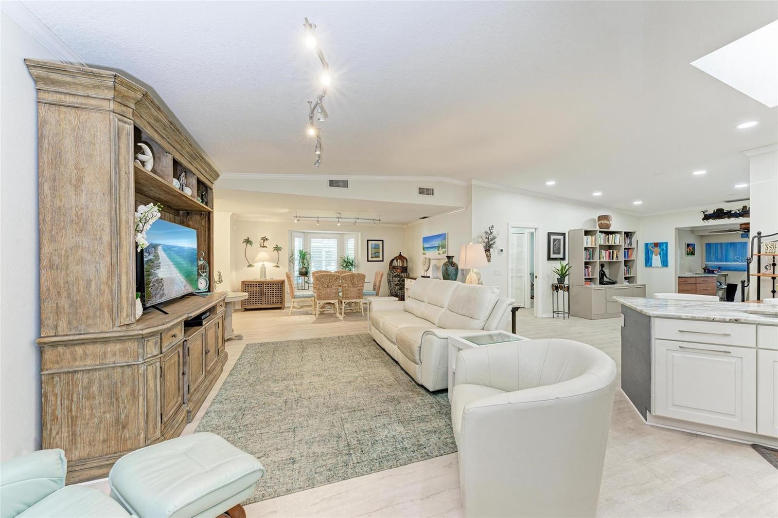 5623 GARDEN LAKES DR