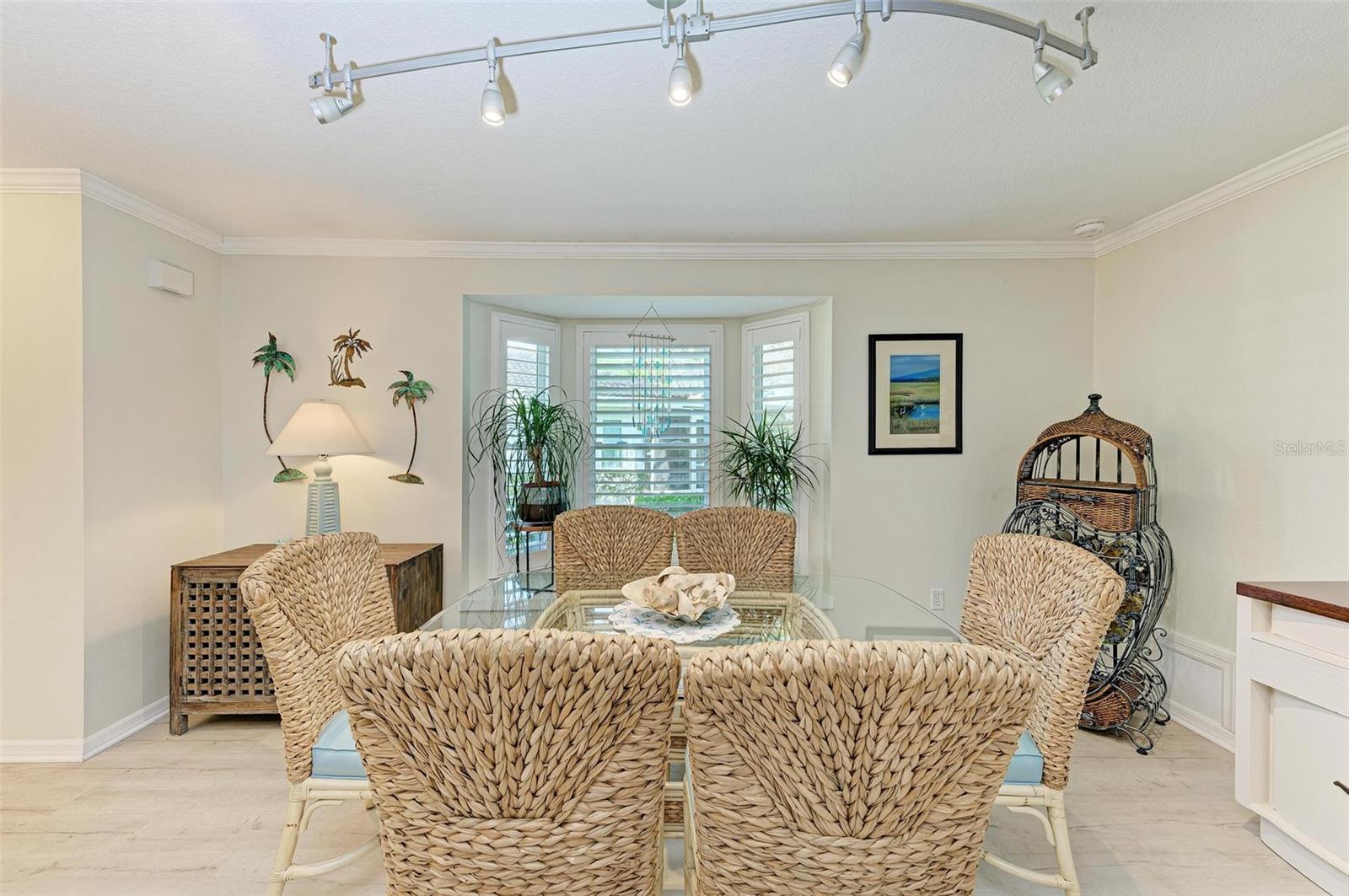 5623 GARDEN LAKES DR