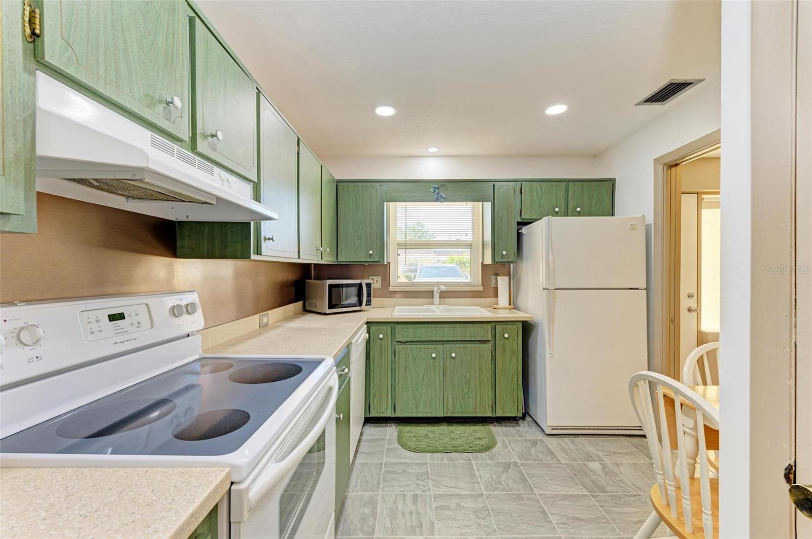 610 INDIAN ROCKS RD N #96