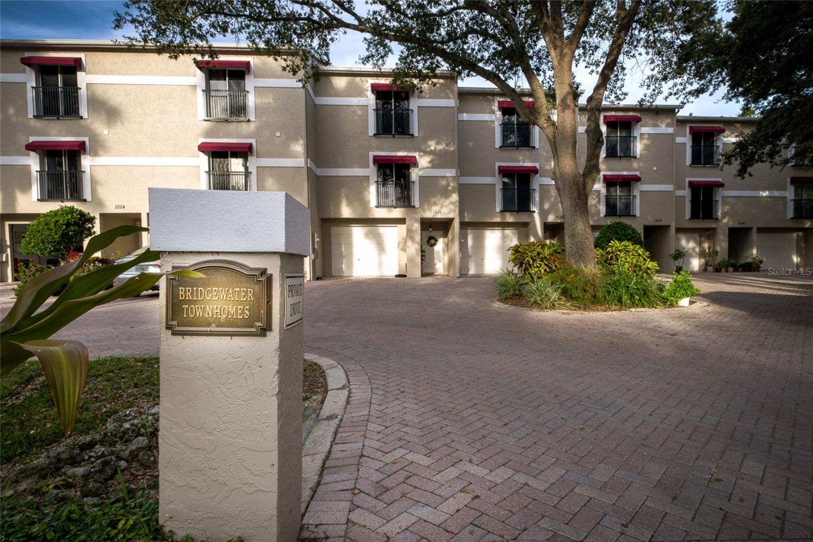 1706 POINT PLEASANT AVE W