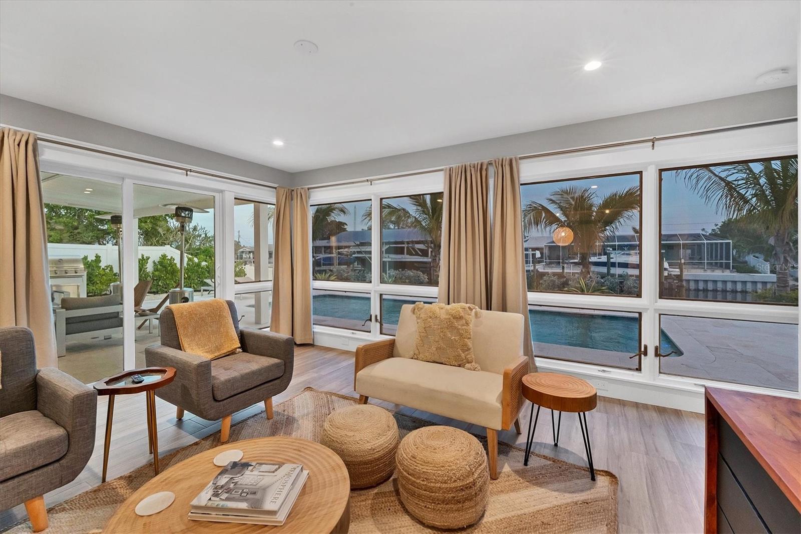 10115 KINGFISHER RD E