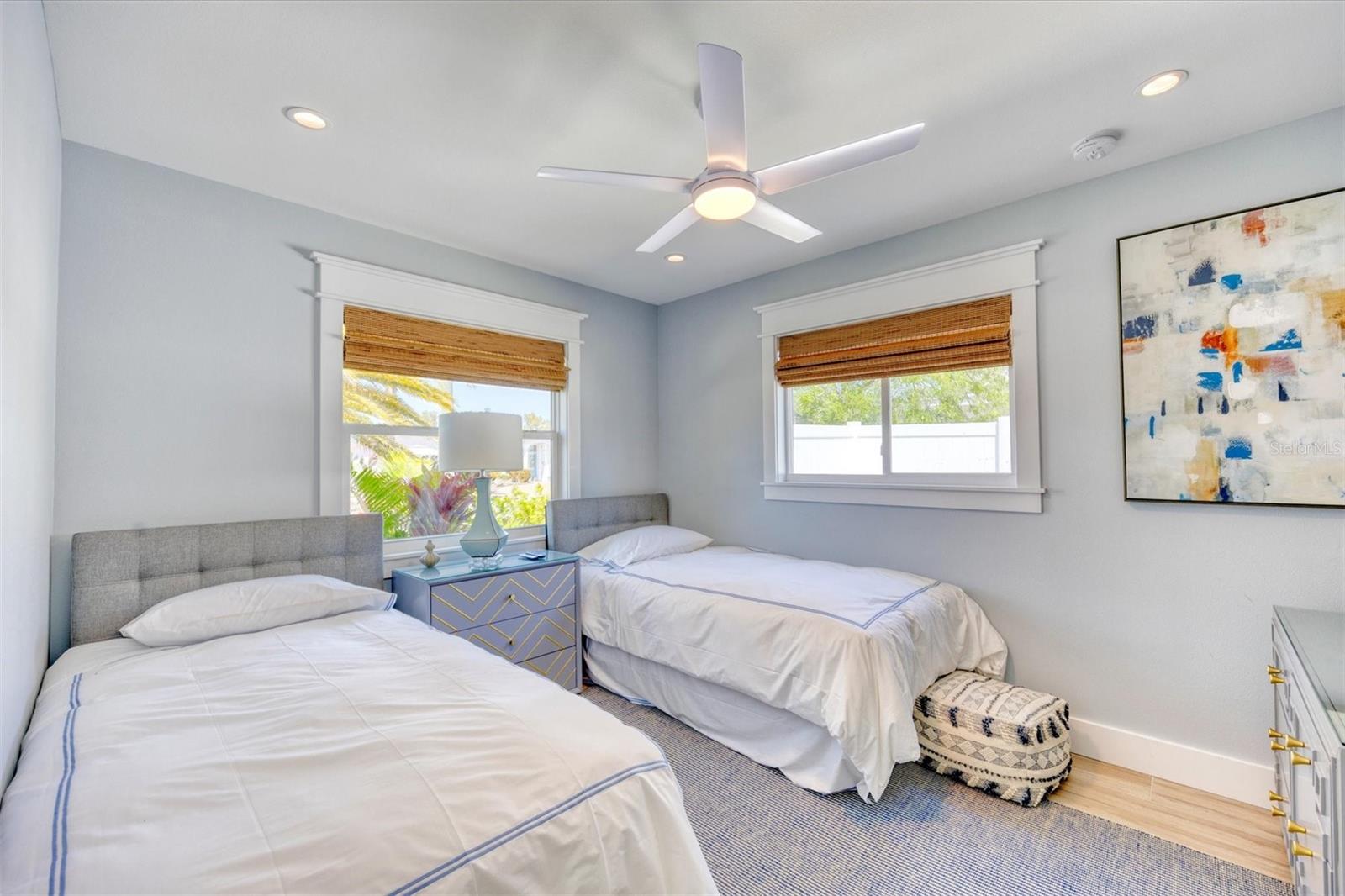 10115 KINGFISHER RD E