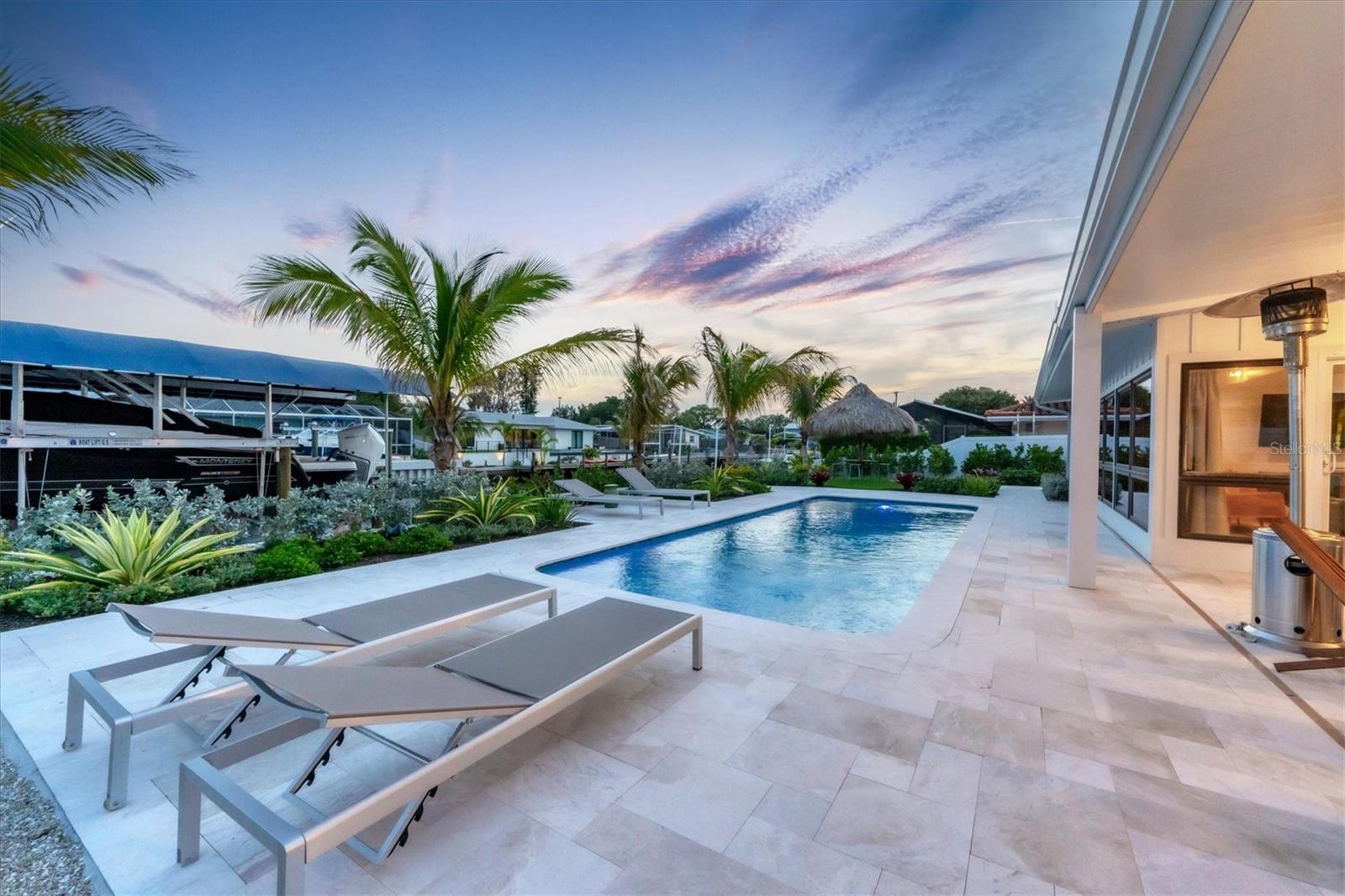 10115 KINGFISHER RD E