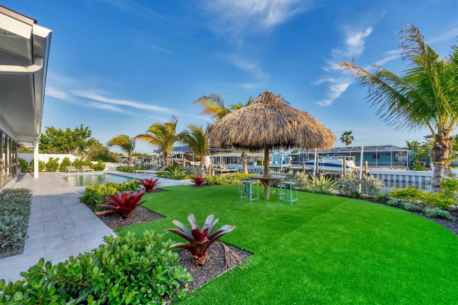 10115 KINGFISHER RD E