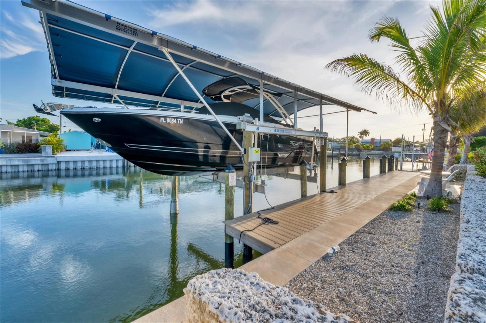 10115 KINGFISHER RD E