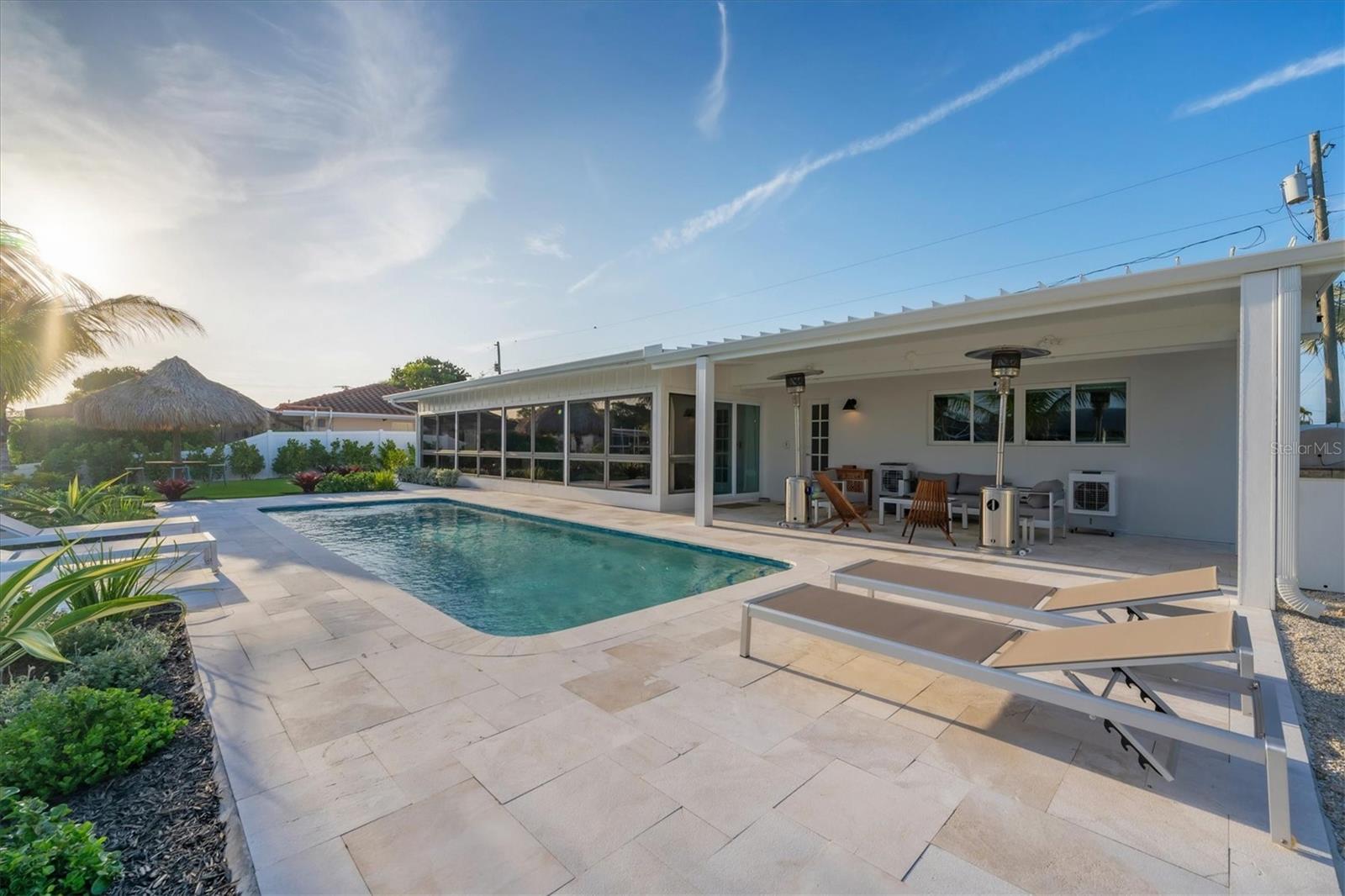 10115 KINGFISHER RD E