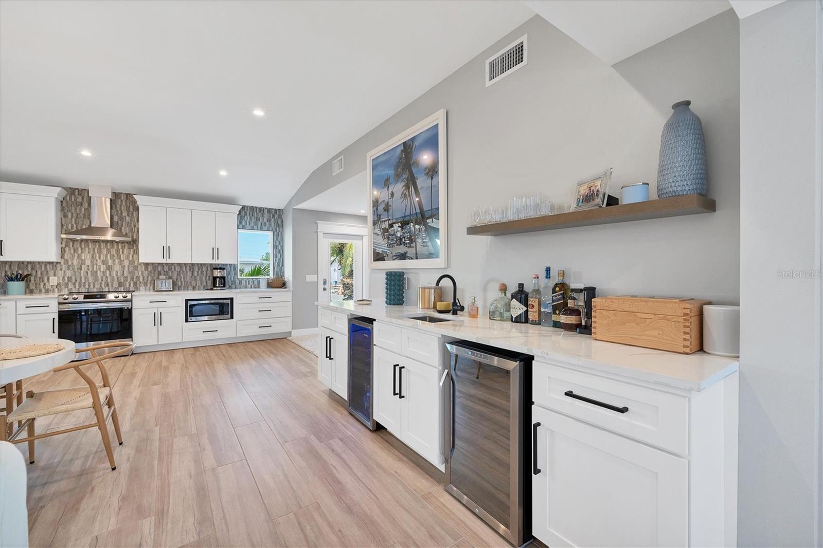 10115 KINGFISHER RD E