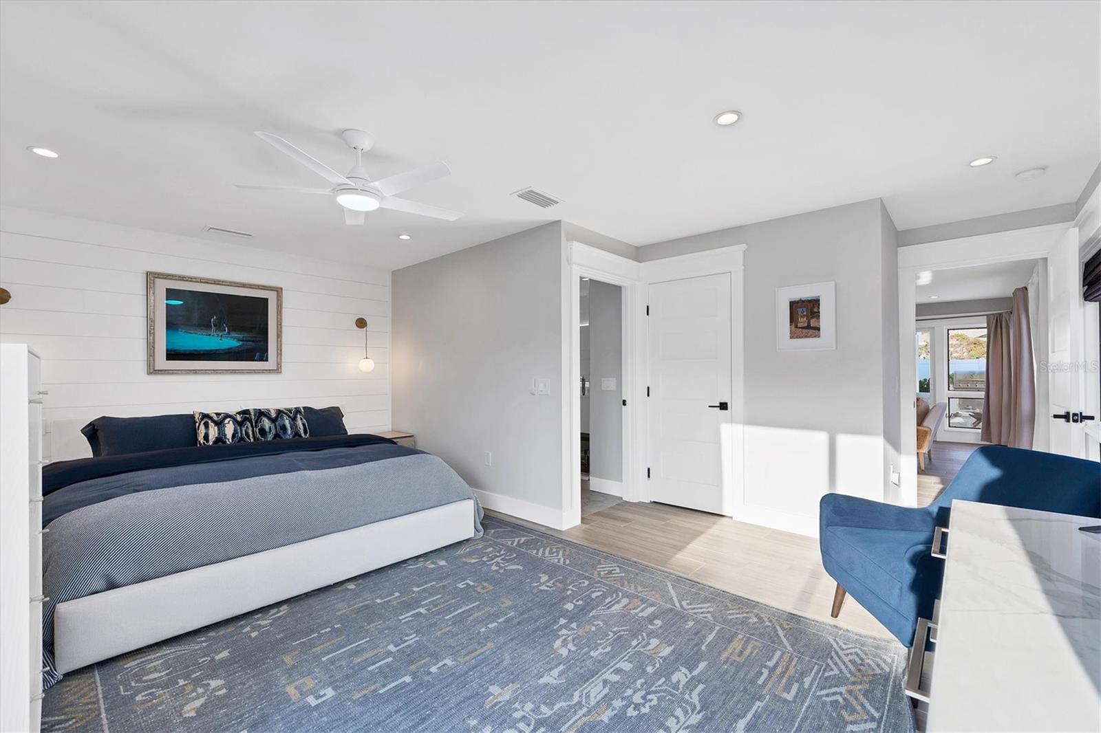 10115 KINGFISHER RD E