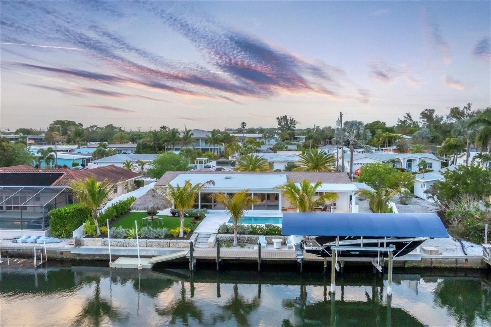 10115 KINGFISHER RD E