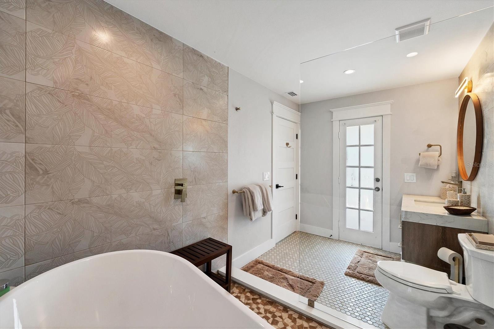 10115 KINGFISHER RD E