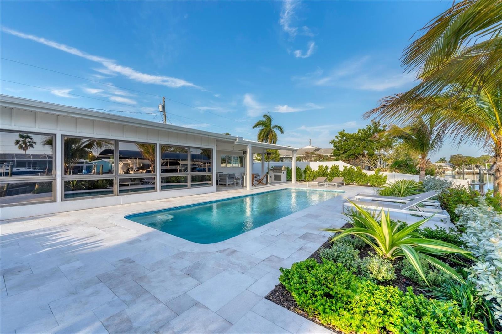 10115 KINGFISHER RD E